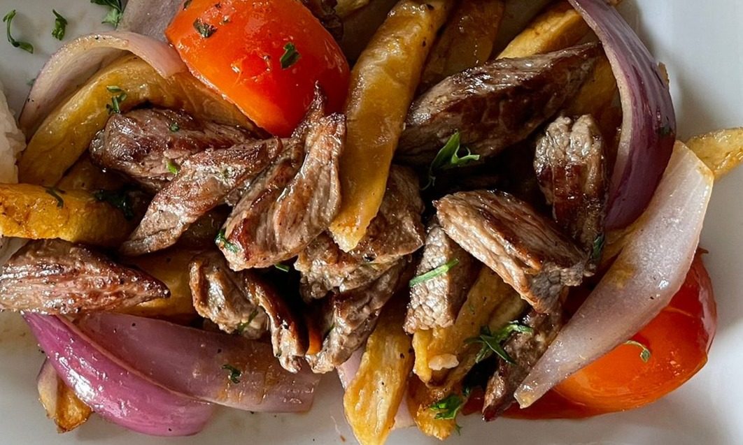 Fuente Lomo Saltado
